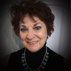 Meet your Posher, Carolyn